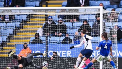  阿森纳战术革新激活边路击溃莱斯特城  