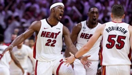  巴特勒28+10热火复仇绿军守住东部  