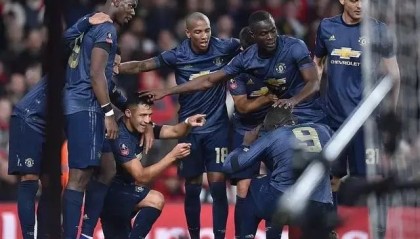  阿森纳遭遇黑色三分钟丢榜首  