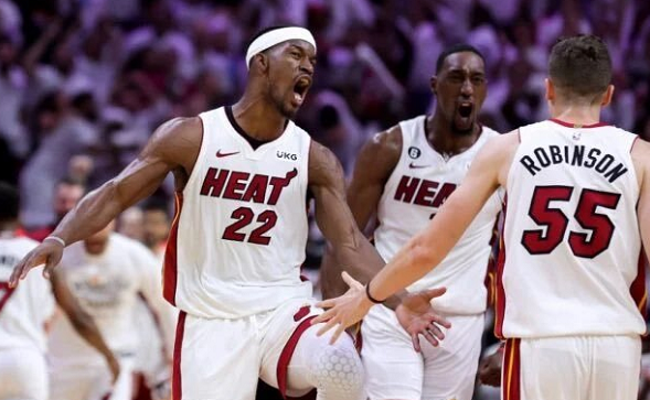  巴特勒28+10热火复仇绿军守住东部  